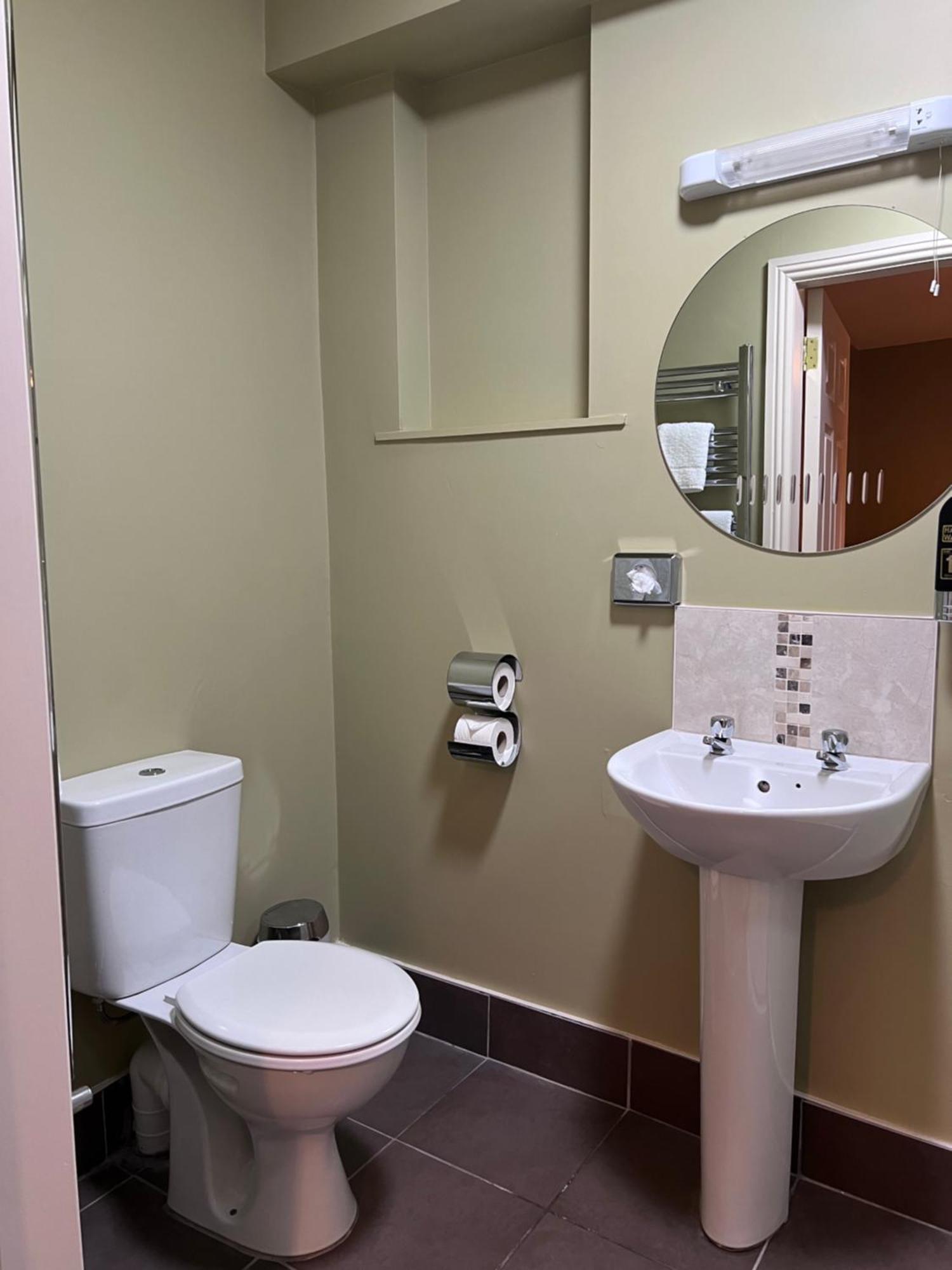 The Townhouse Bed and Breakfast Milltown Malbay Εξωτερικό φωτογραφία