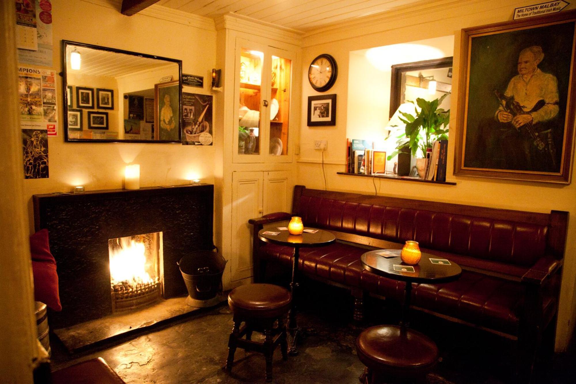The Townhouse Bed and Breakfast Milltown Malbay Εξωτερικό φωτογραφία