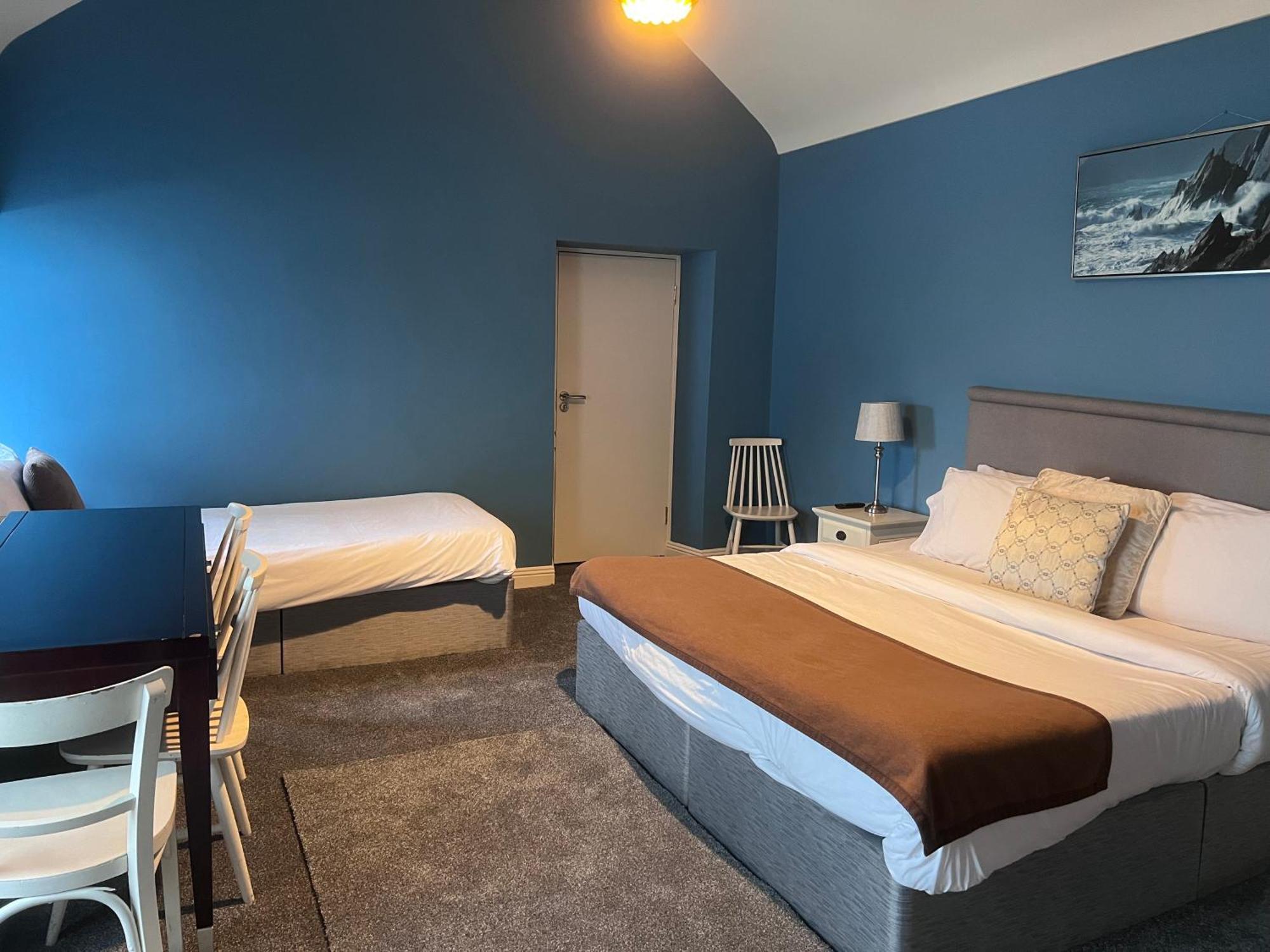 The Townhouse Bed and Breakfast Milltown Malbay Εξωτερικό φωτογραφία