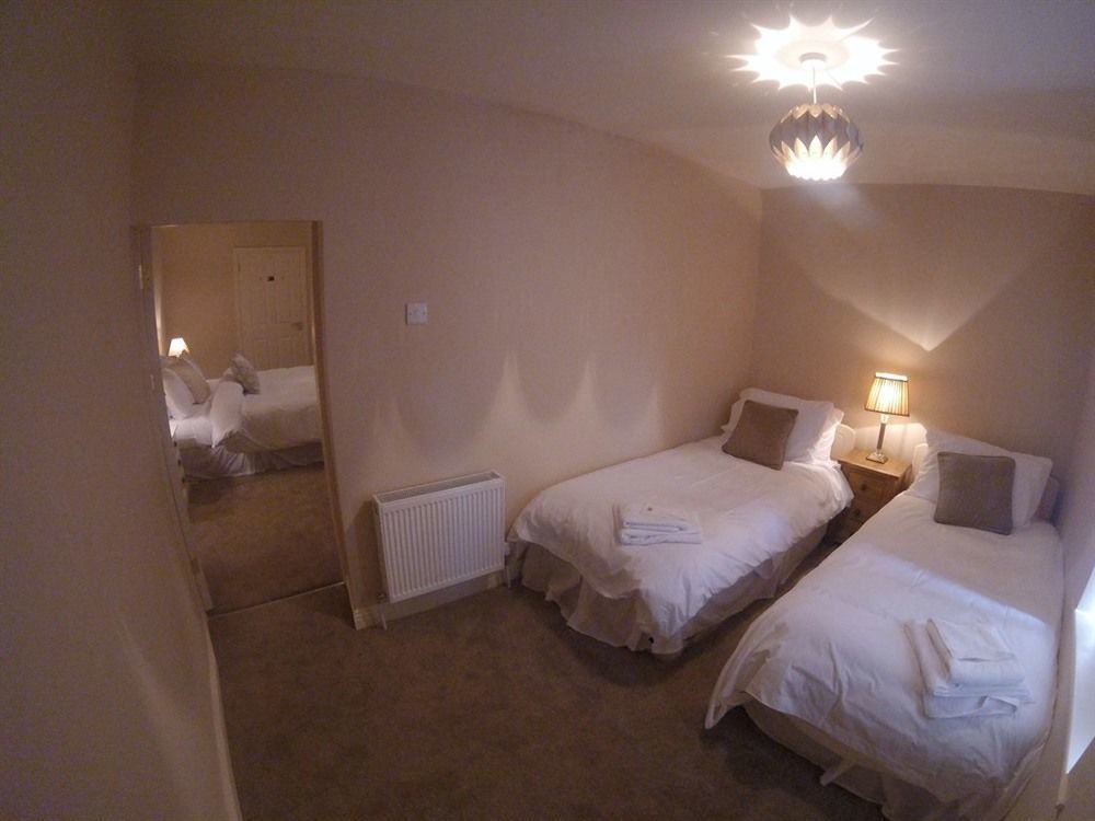 The Townhouse Bed and Breakfast Milltown Malbay Εξωτερικό φωτογραφία