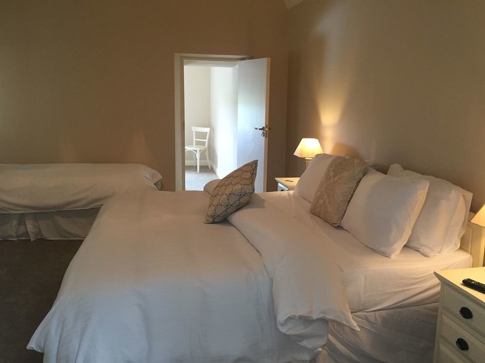 The Townhouse Bed and Breakfast Milltown Malbay Εξωτερικό φωτογραφία