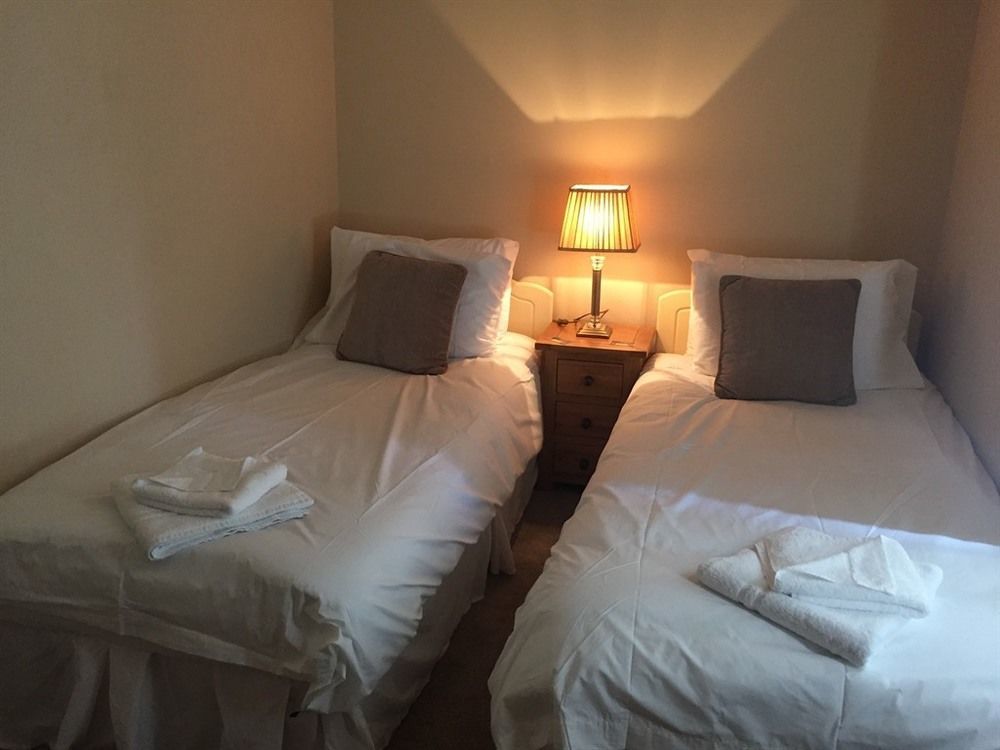 The Townhouse Bed and Breakfast Milltown Malbay Εξωτερικό φωτογραφία