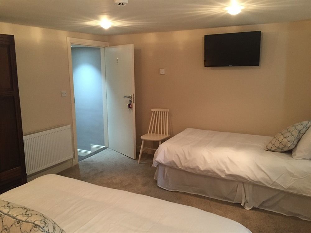 The Townhouse Bed and Breakfast Milltown Malbay Εξωτερικό φωτογραφία